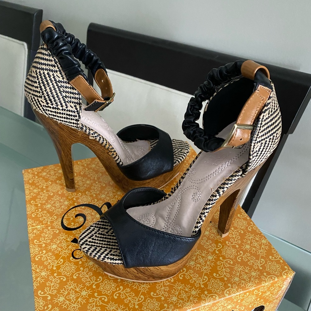 Brand new platform exotic sandals